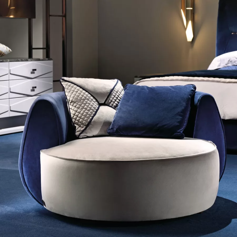 Riolite Armchair by Epoque, Italian furniture company for the living room, in leather