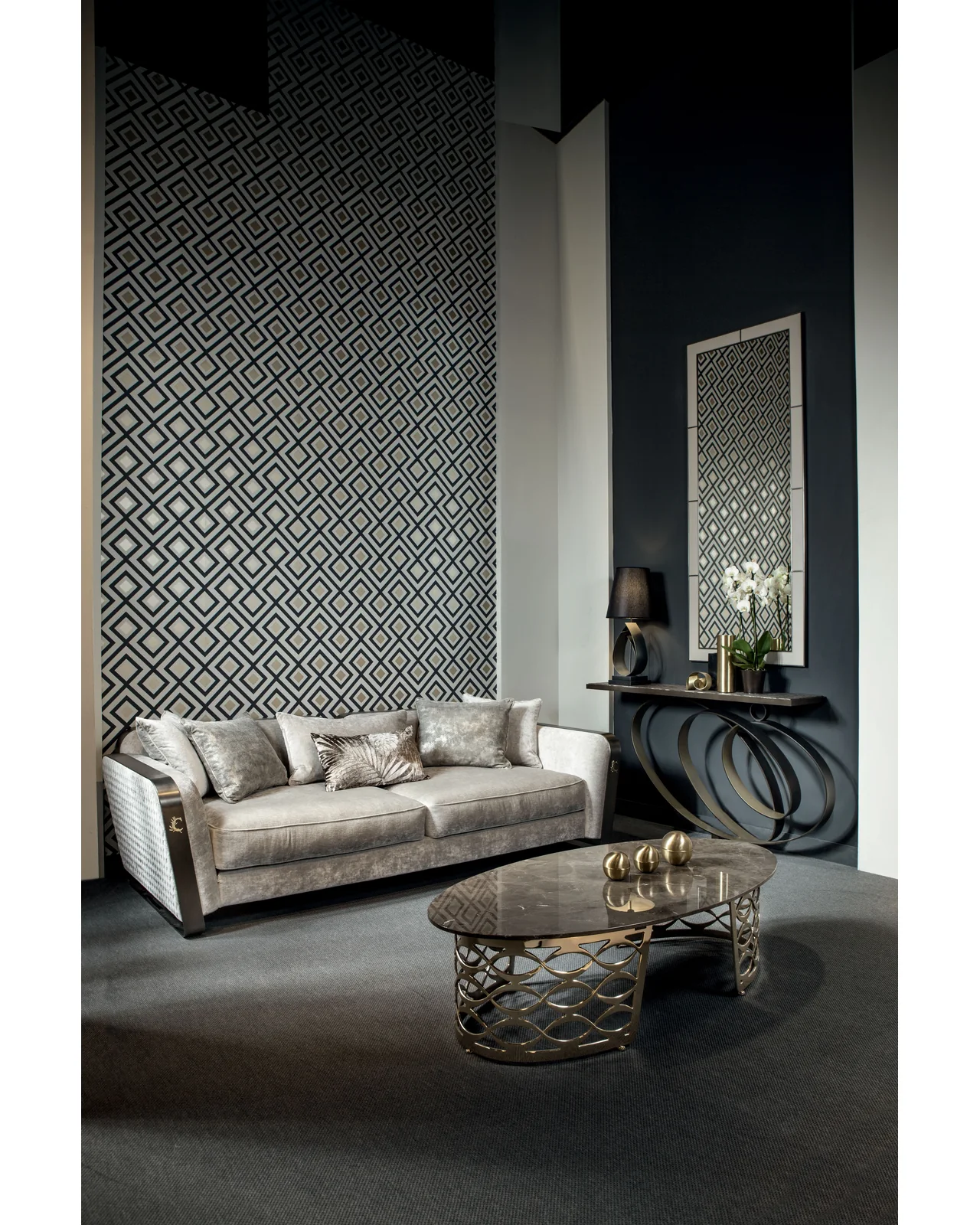Amelia Mirror by Cantori, in an interior setting, photo 5 of 5