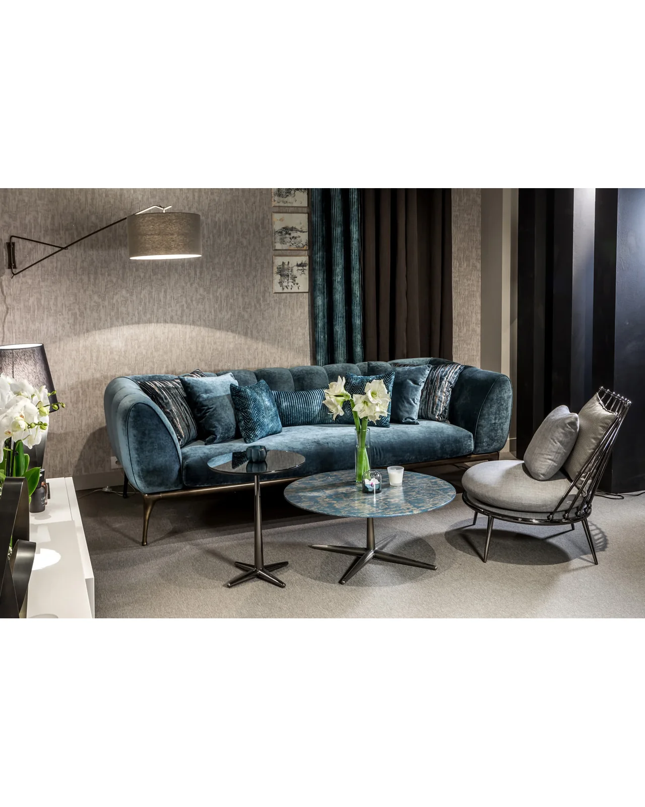 City low round coffee table by Cantori, in an interior setting, photo 3 of 5