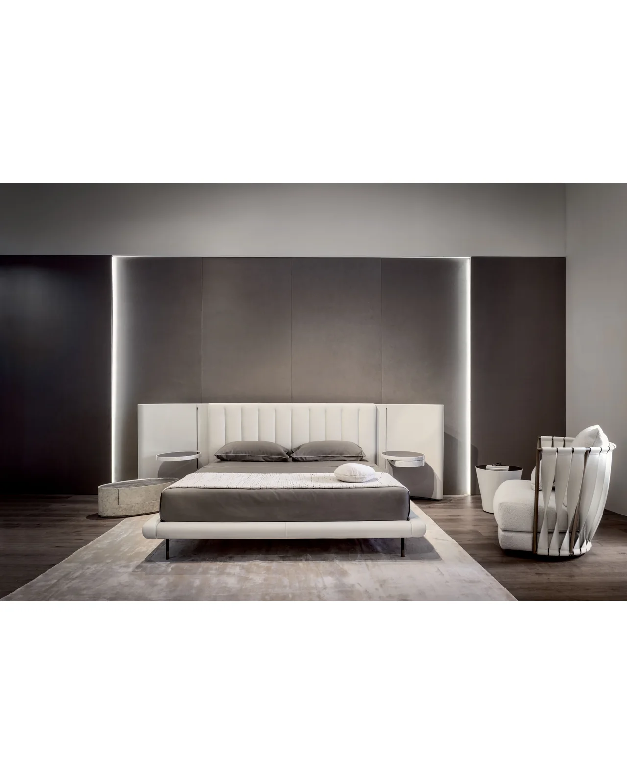 Mirage bed by Cantori, in an interior setting, photo 6 of 10