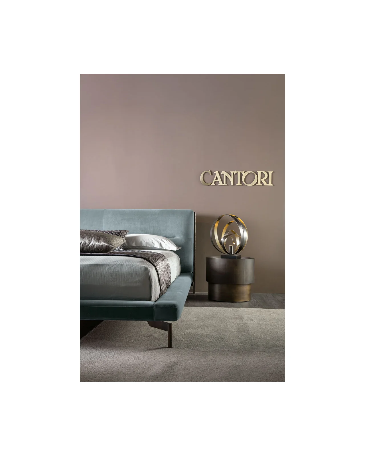 Comodino Mirto di Cantori, ambientato, foto 3 di 5