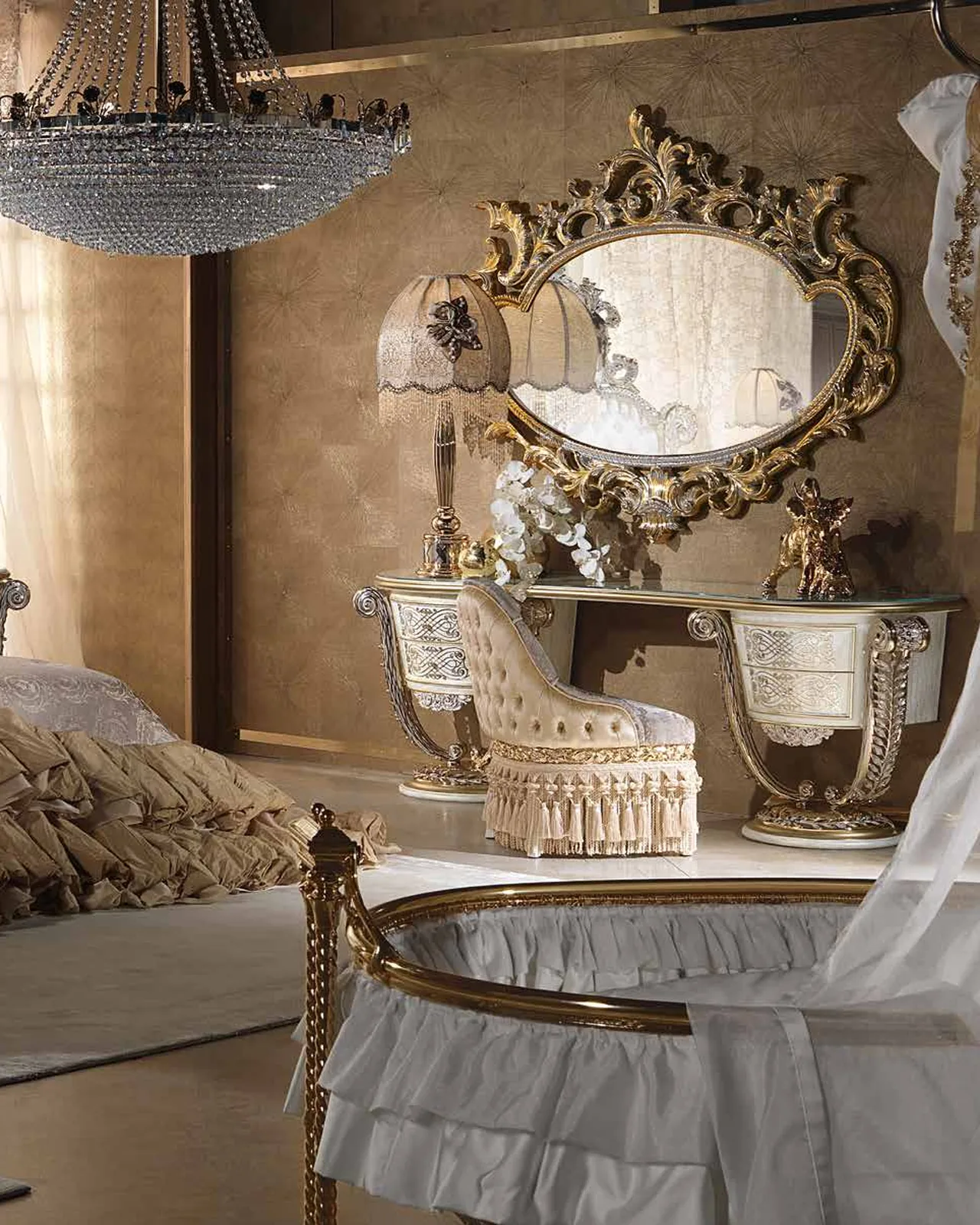 Aida Bed in Metal AD061, Cappelletti Aida collection, classic Italian bed in a classic bedroom setting, photo 2 of 2