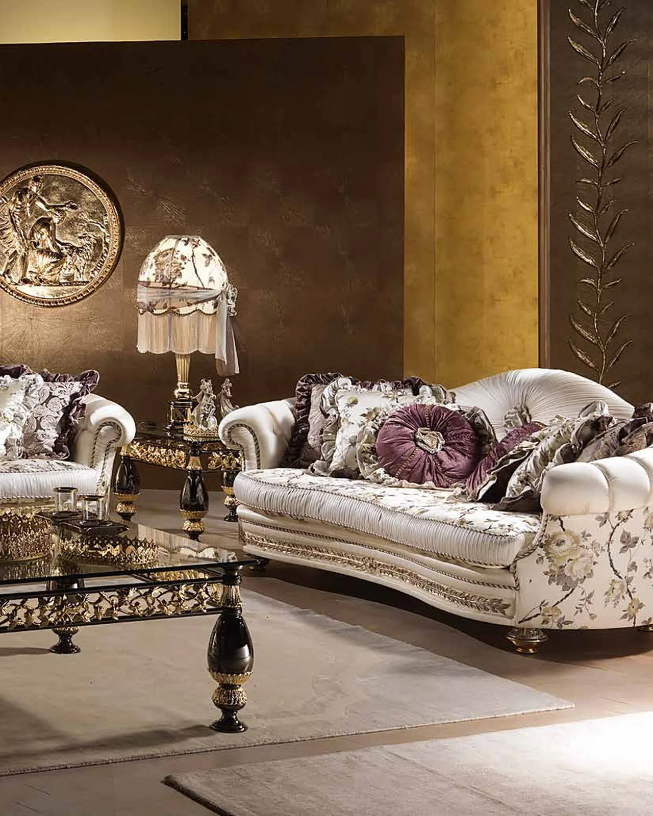 Aida Coffee Table AD074, Cappelletti Aida collection, classic Italian coffee table in a classic living room setting, photo 2 of 3