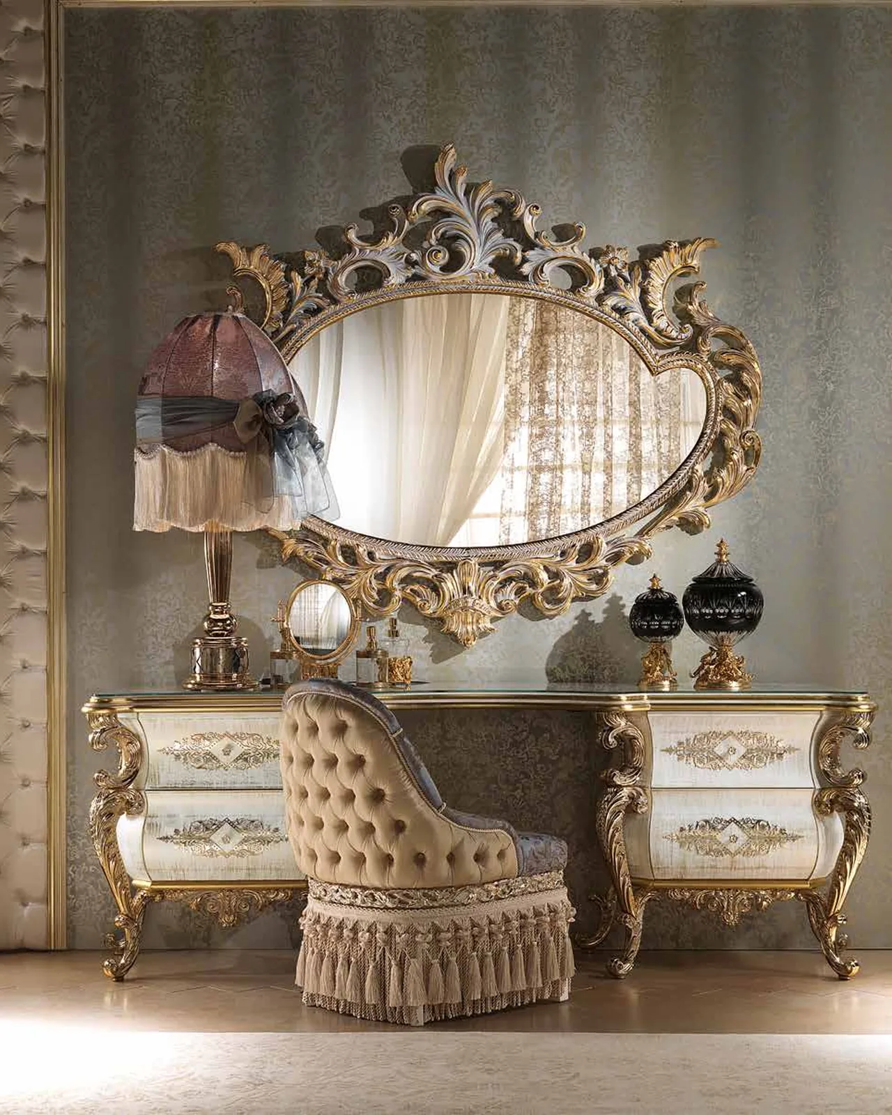 Aida Dressing Table AD003, Cappelletti Aida collection, classic Italian dressing table in a classic bedroom setting, photo 1 of 3