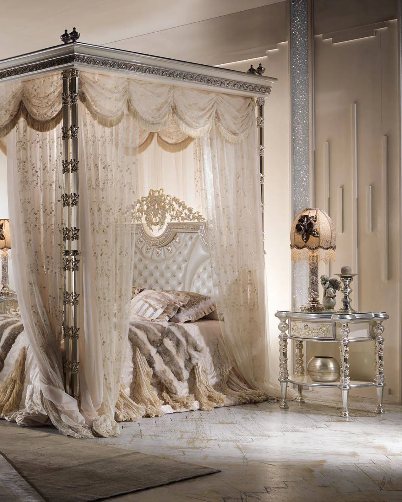 Royal Canopy Bed RY061C, Cappelletti Royal collection, classic Italian bed in a classic bedroom setting, photo 2 of 2