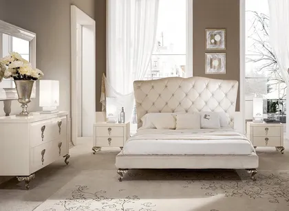 Upholstered bed George. Dim cm 200 x 226 x 144 cm 31 h