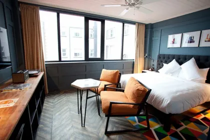 Decorating hotel room Using Professionals as Interior Designers in Brescia 25100